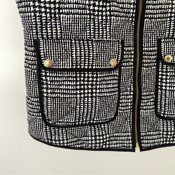 CATHERINE MALANDRINO BLACK/WHITE MONOCROME PLAID QUILTED VEST WITH GOLD DETAILS - Picture 4 of 13